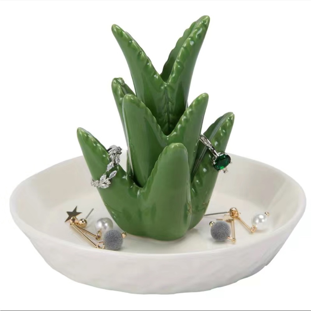 Ceramic Aloe Ring Holder